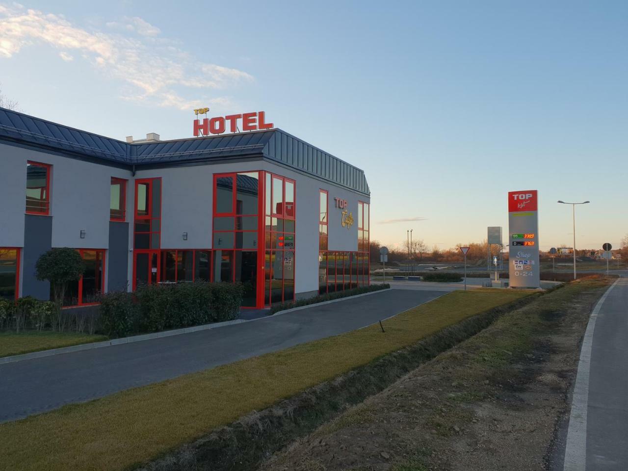 Top Hotel Vertesszolos Εξωτερικό φωτογραφία